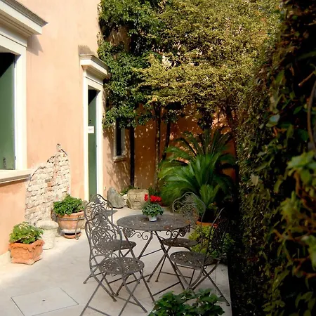 بيت ضيافة Les Suites